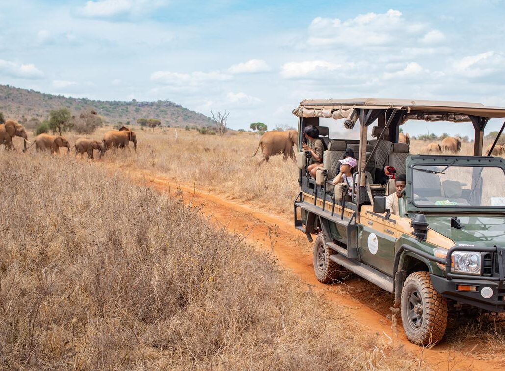 Soroi Lionsbluff Lodge - Lumo Wildlife Conservancy - Kenya Luxuy safaris. Book with Adeli Kenya Safaris