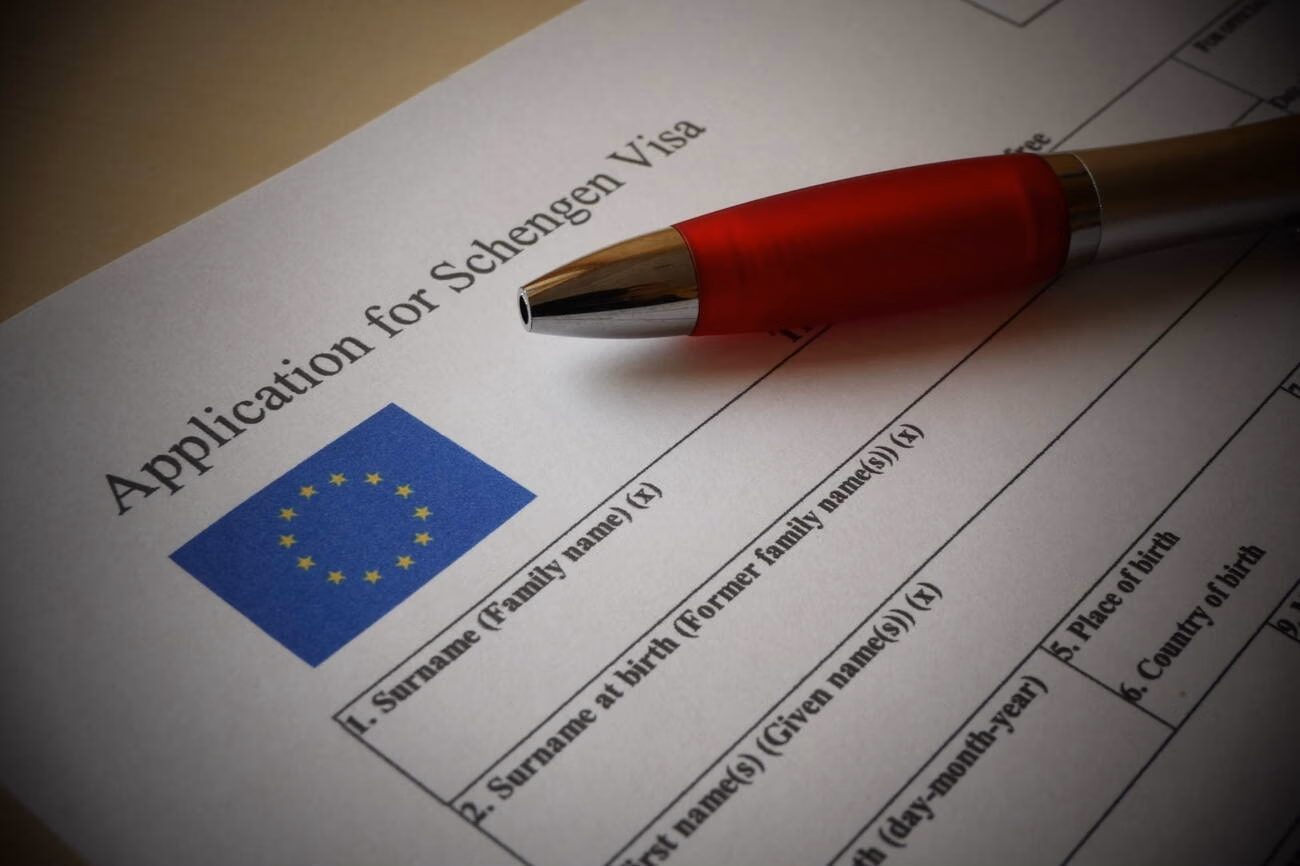 Schengen Visa Guide by Adeli Kenya safaris 1 Complete Schengen Visa guide by Adeli Kenya Safaris covering all 29 Schengen countries, visa fees, requirements, 90/180-day rule, documents, application process, processing times and FAQs.